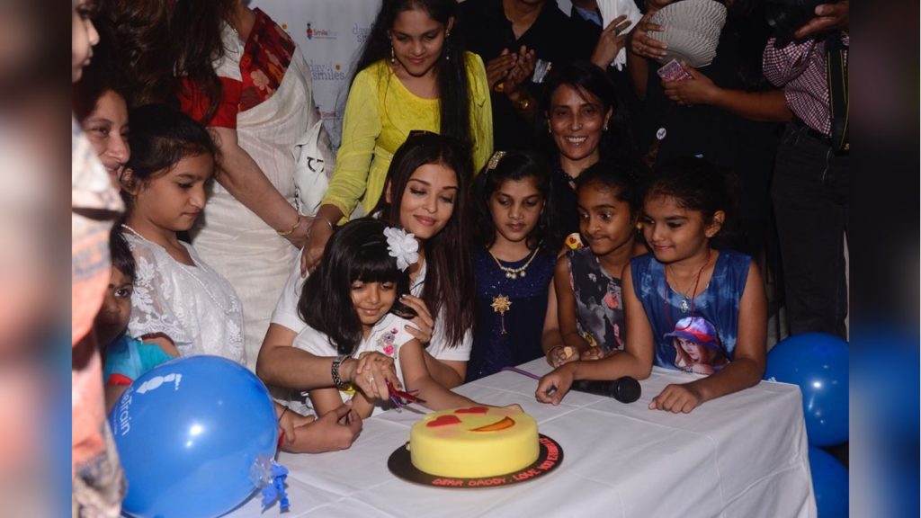 Aishwarya Rai Bachchan Crying in Public